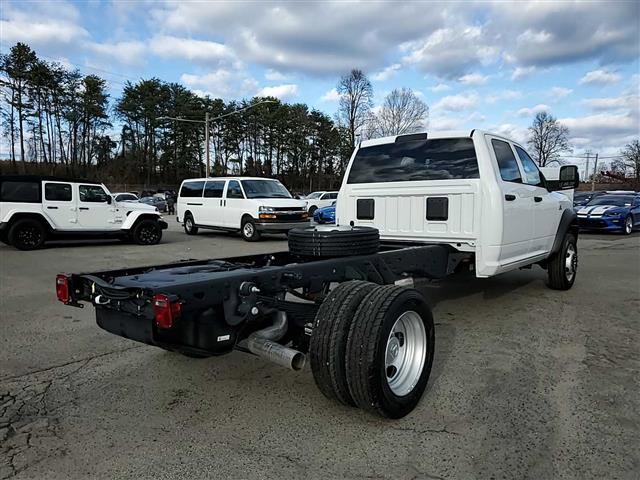 Used 2026 RAM 5500 Tradesman w/ Chrome Appearance Group AWD/4WD image 6