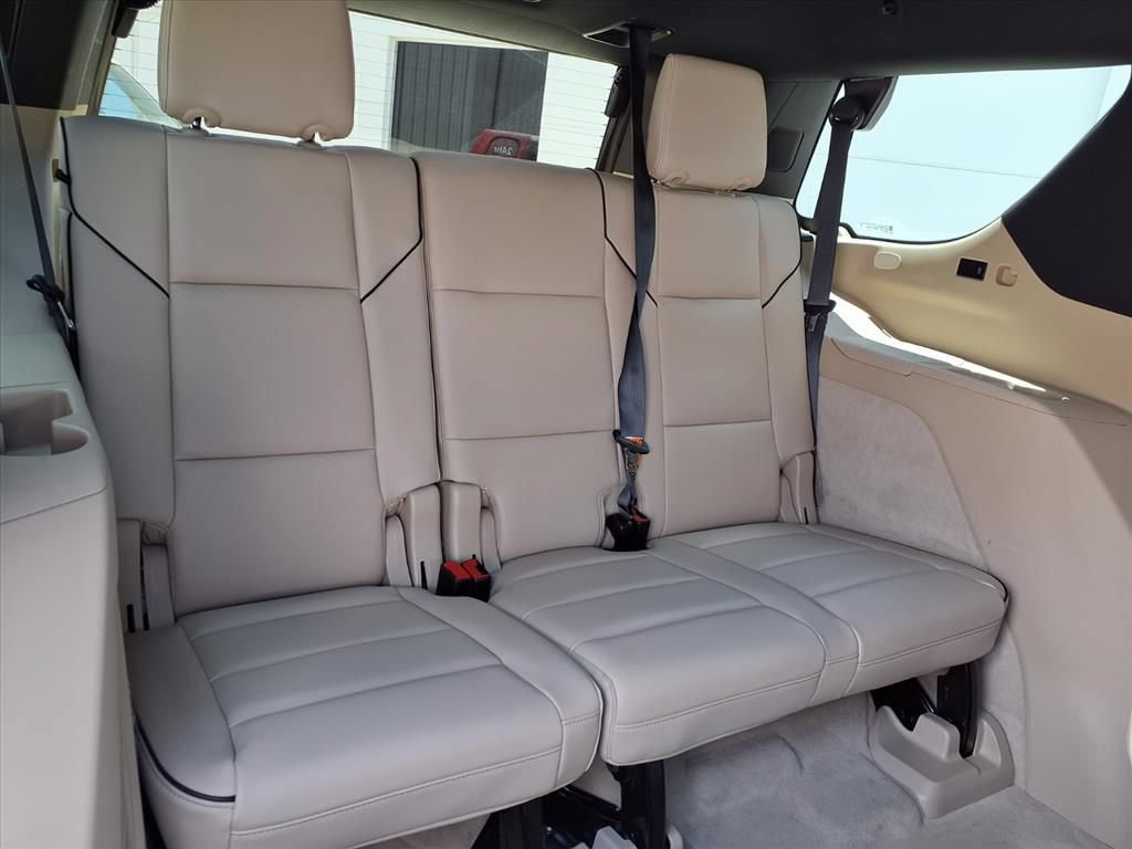 Used 2024 Cadillac Escalade Premium Luxury AWD/4WD image 13