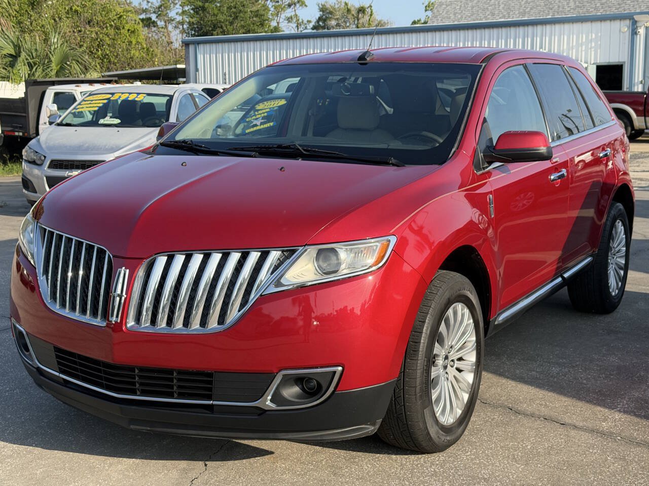 Used 2012 Lincoln MKX FWD image 4