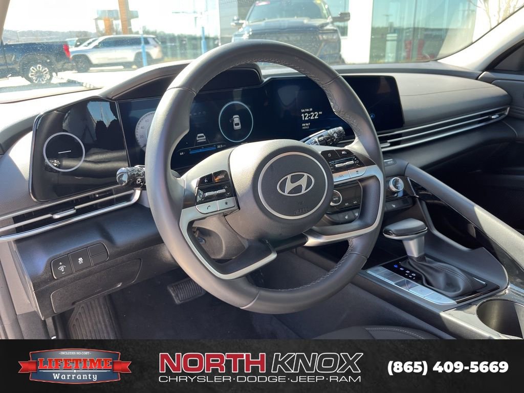 Used 2025 Hyundai Elantra SEL image 6