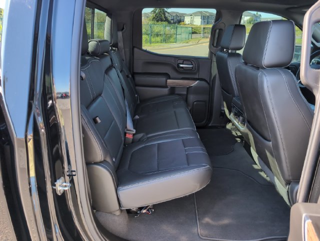 Used 2019 Chevrolet Silverado 1500 High Country w/ Technology Package AWD/4WD image 12
