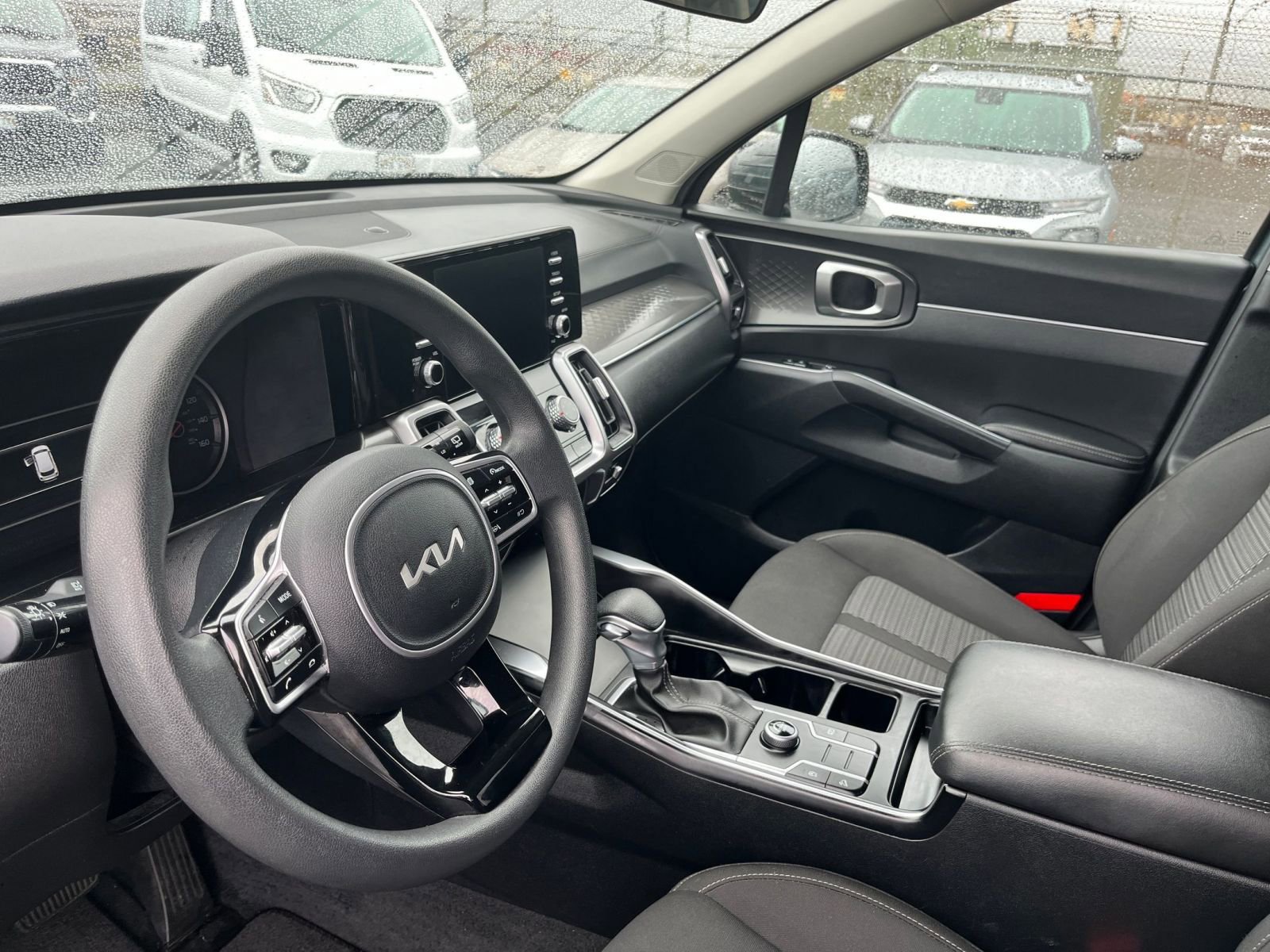 Used 2023 Kia Sorento LX image 35