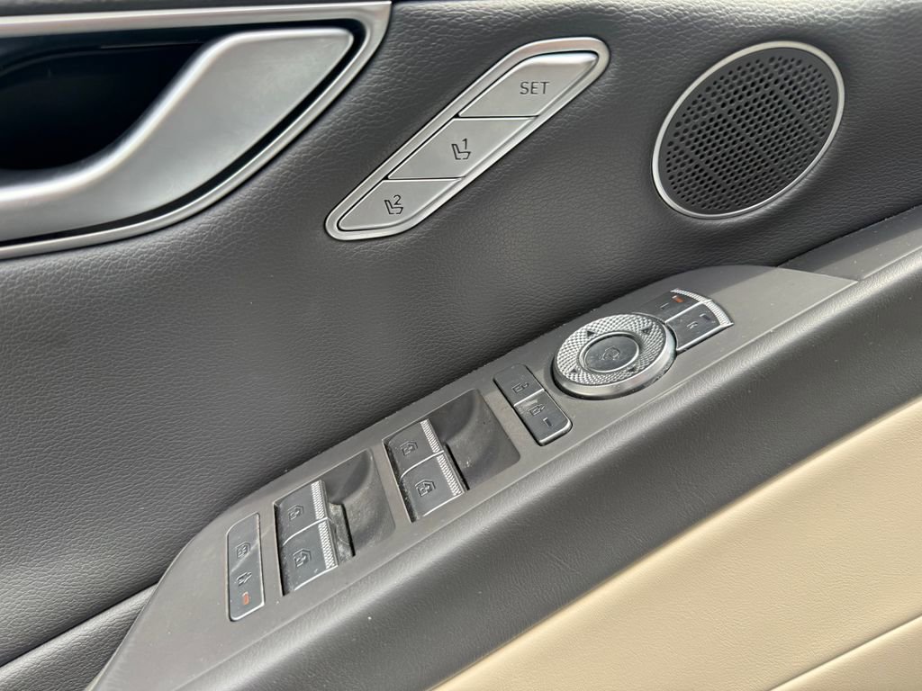 Used 2022 Genesis G80 2.5T RWD image 16