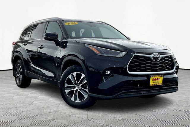 Used 2022 Toyota Highlander XLE