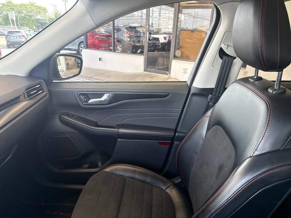 Used 2022 Ford Escape SEL w/ SEL Stealth AWD Package image 27
