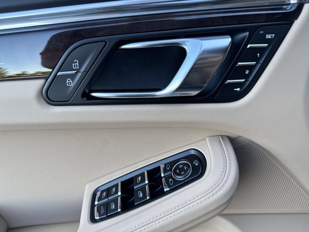 New 2026 Porsche Macan S AWD/4WD image 9