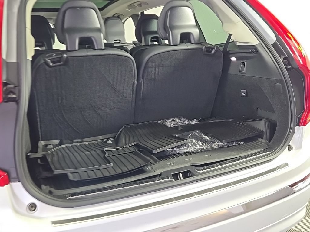 Certified 2023 Volvo XC90 B6 Plus w/ Protection Package Premier AWD/4WD image 15