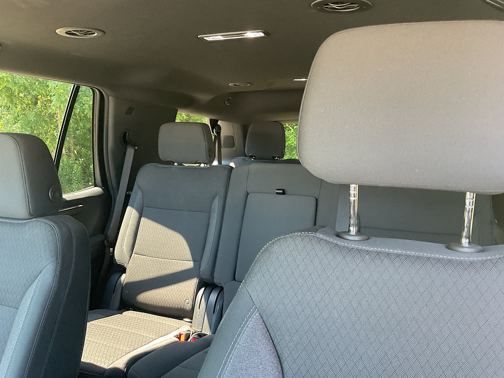 Used 2025 Chevrolet Tahoe LS AWD/4WD image 15