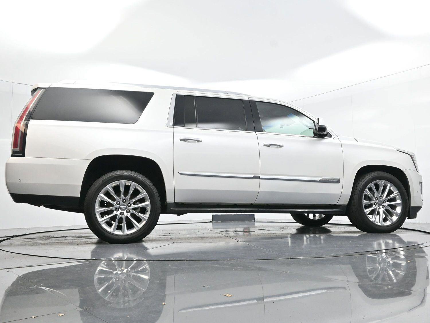 Used 2017 Cadillac Escalade ESV Luxury image 57