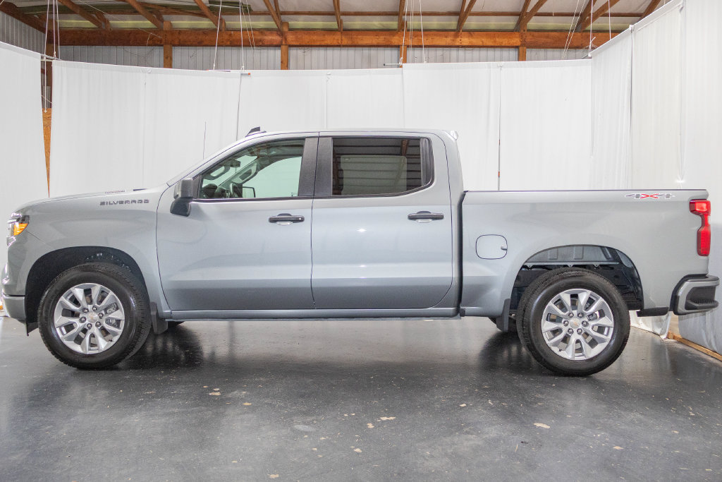 Used 2025 Chevrolet Silverado 1500 Custom AWD/4WD image 5