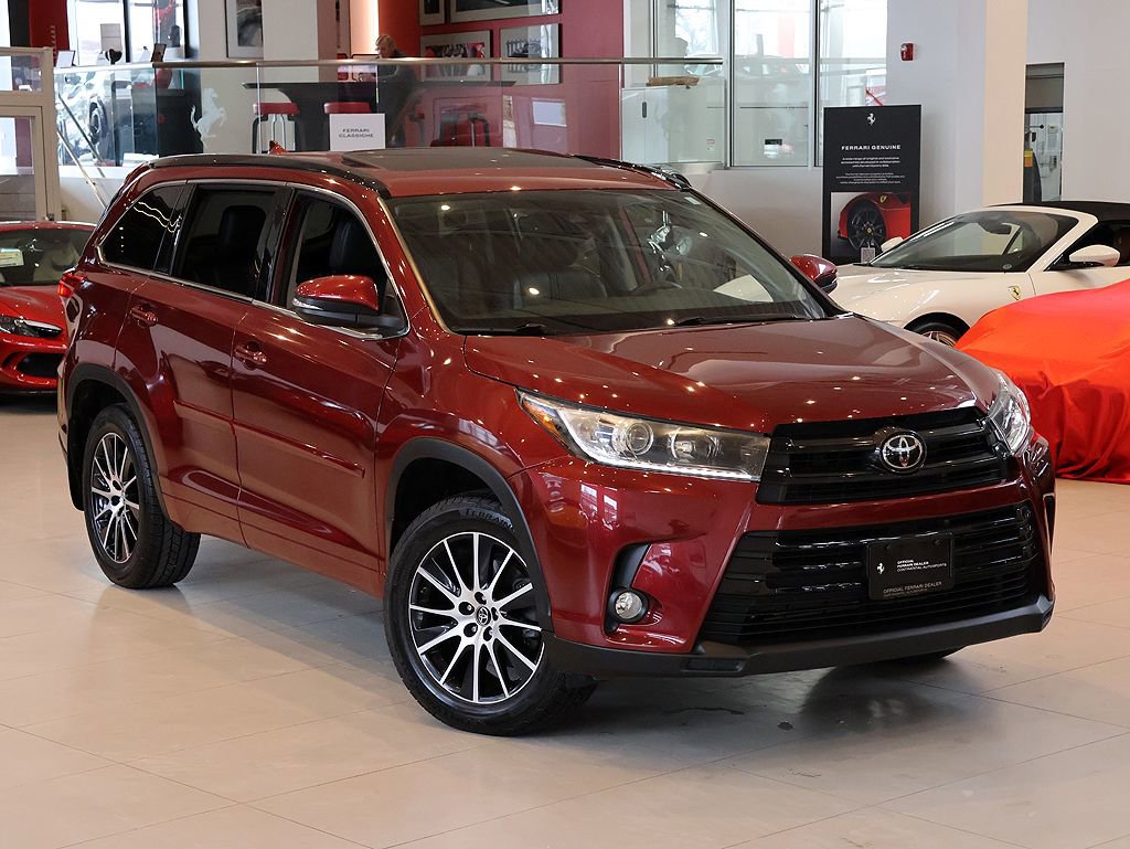Used 2018 Toyota Highlander SE w/ Protection Package #3 AWD/4WD image 5