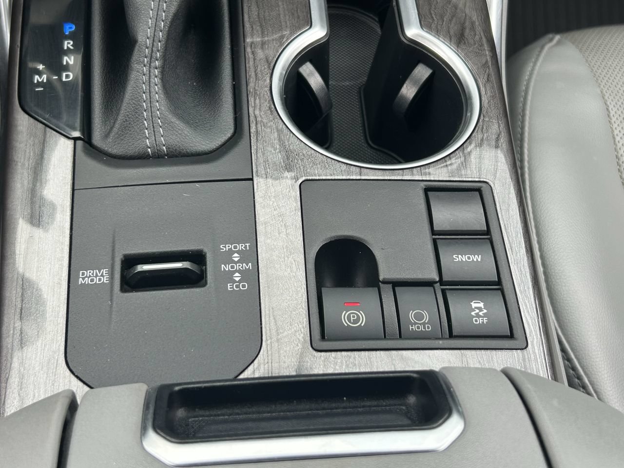 Used 2023 Toyota Highlander Platinum FWD image 27
