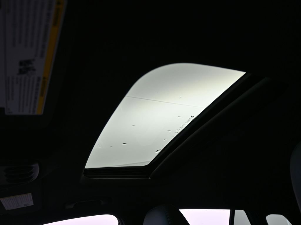 Used 2024 Chevrolet Trax RS w/ Sunroof Package image 15