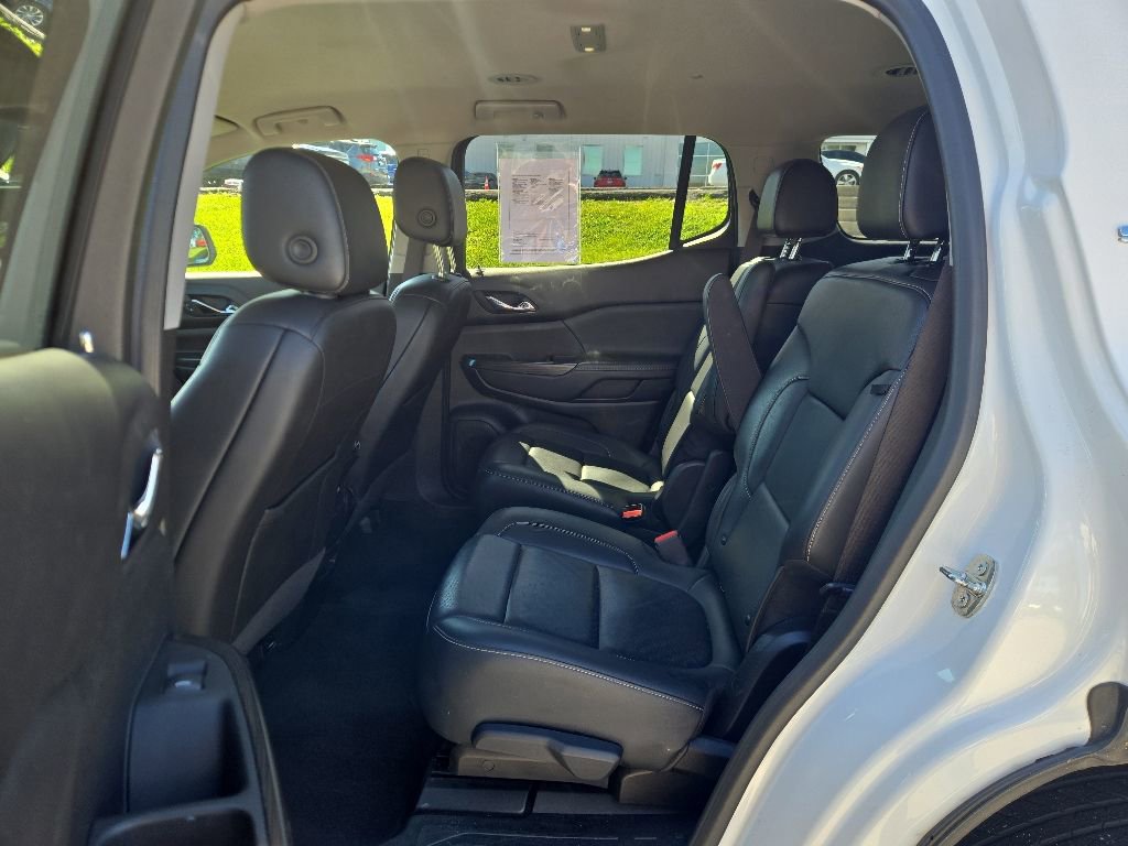 Used 2023 GMC Acadia SLT AWD/4WD image 9