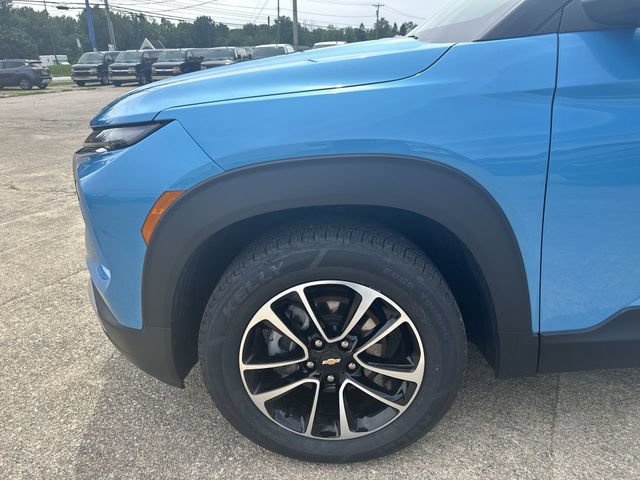 Used 2025 Chevrolet TrailBlazer LT AWD/4WD image 35