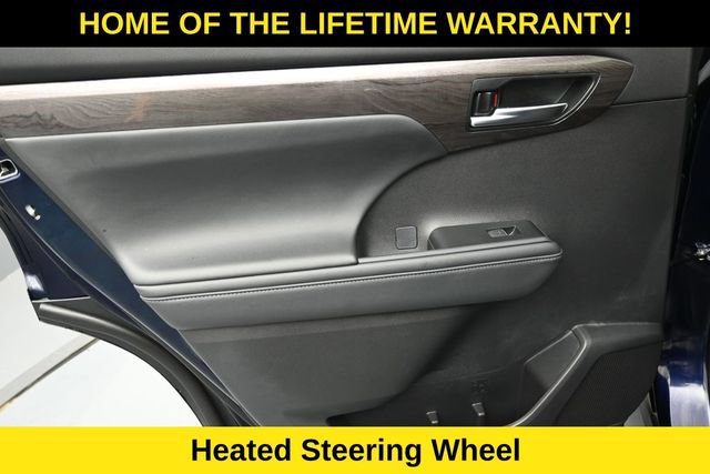 Used 2025 Toyota Highlander Platinum AWD/4WD image 33