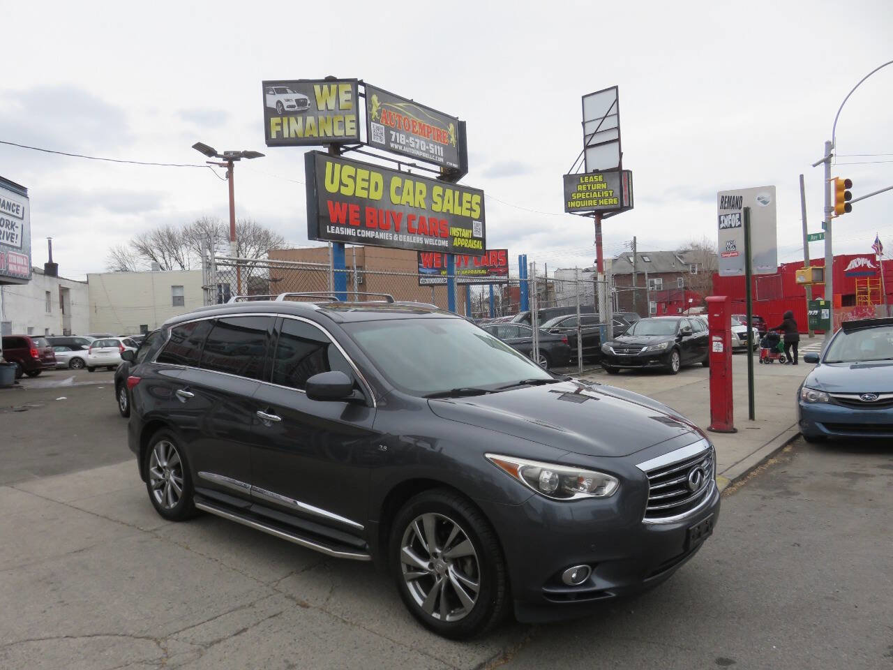 Used 2014 INFINITI QX60 AWD w/ Deluxe Touring Package image 3