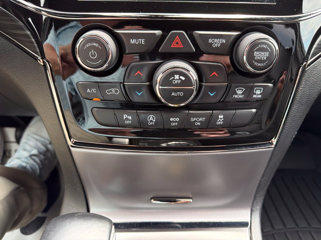 Used 2021 Jeep Grand Cherokee Limited X AWD/4WD image 36