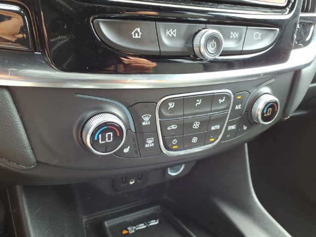 Certified 2023 Chevrolet Traverse LT FWD image 28