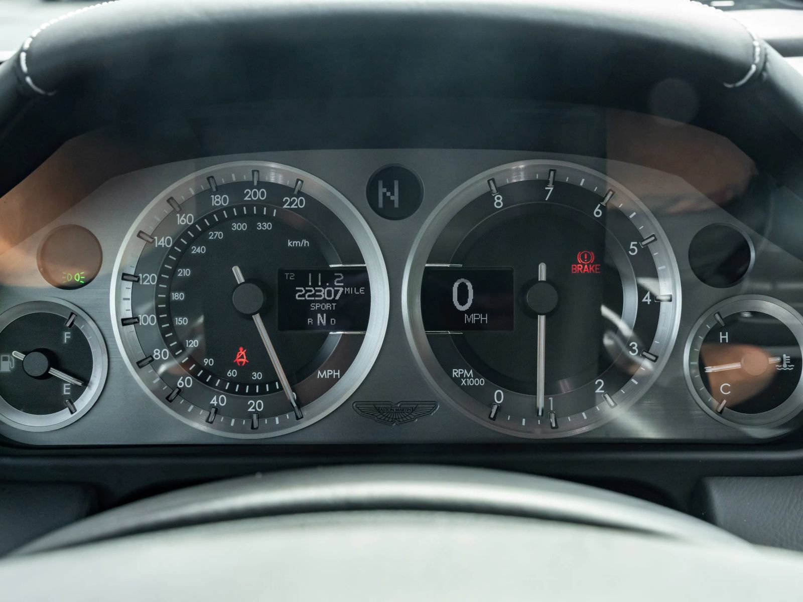 Used 2011 Aston Martin V8 Vantage Coupe RWD image 13