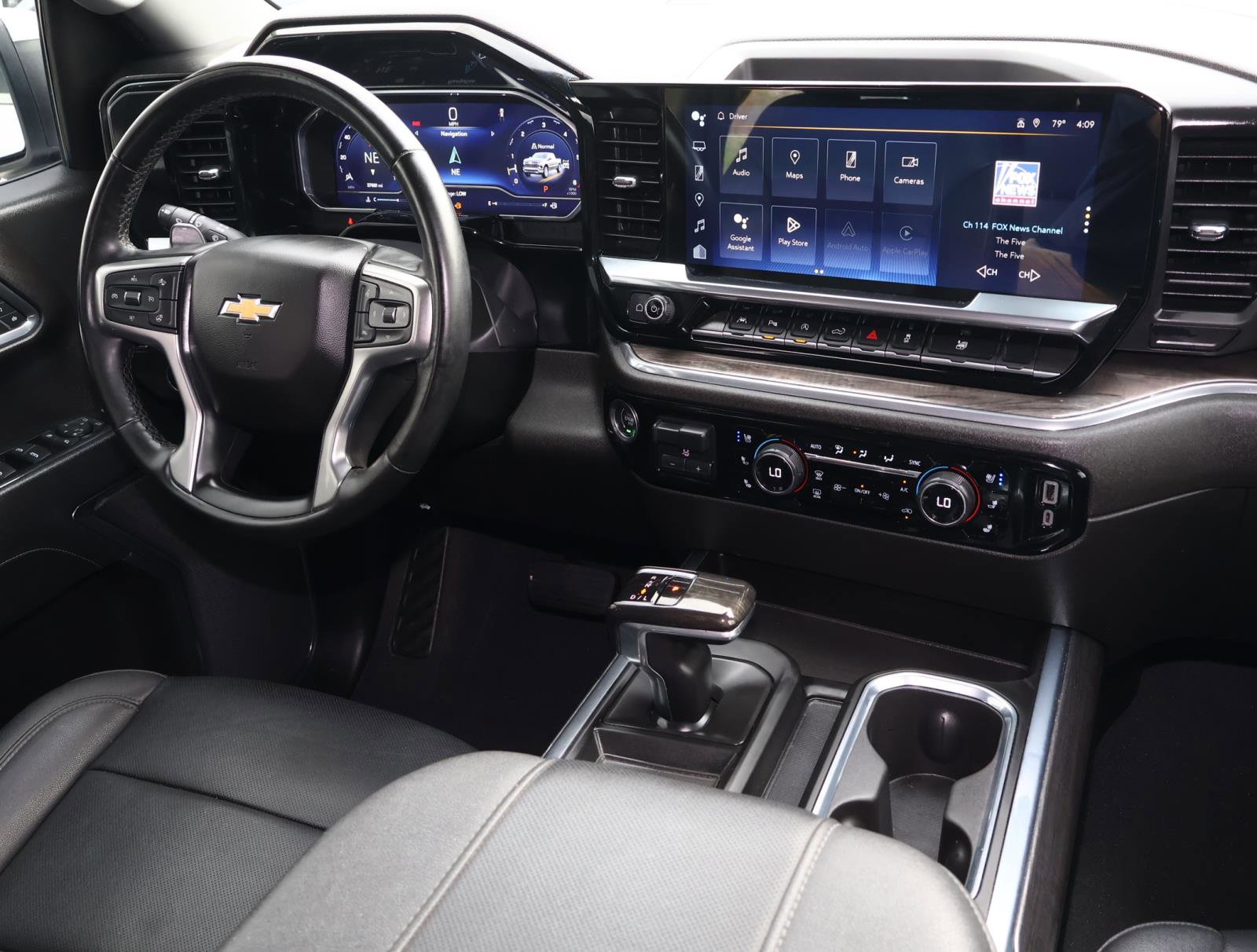 Used 2023 Chevrolet Silverado 1500 LTZ w/ LTZ Convenience Package II AWD/4WD image 11