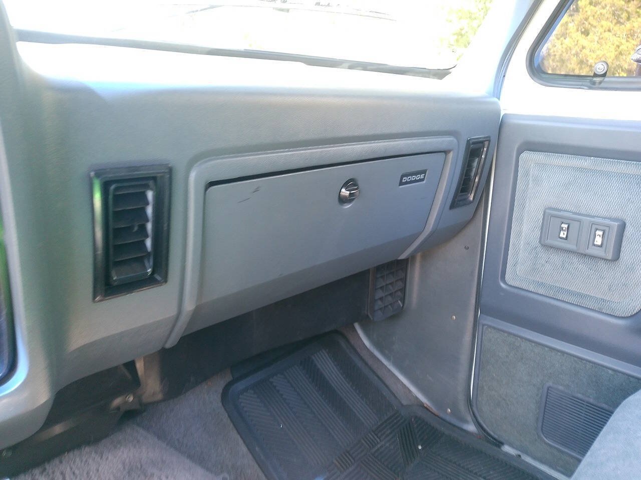 Used 1993 Dodge D/W Truck 250 AWD/4WD image 30