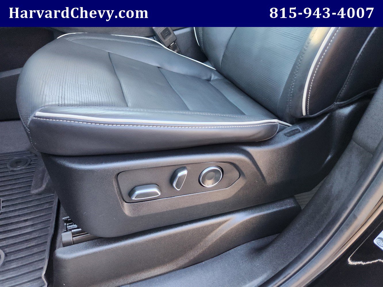 Used 2024 Cadillac Escalade ESV Premium Luxury w/ Performance Package image 29