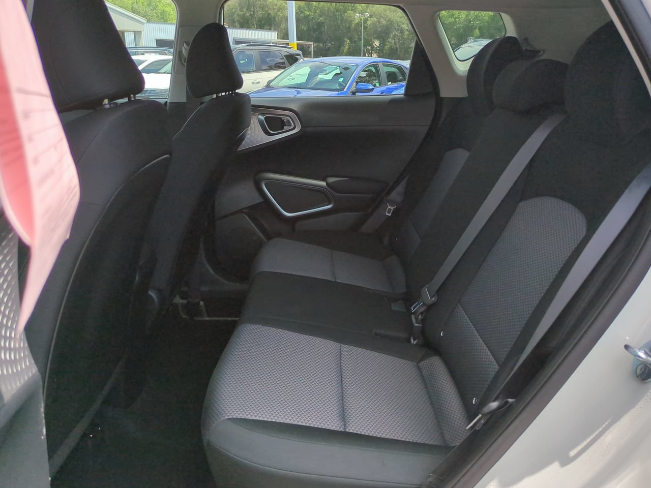 Certified 2025 Kia Soul LX w/ LX Technology Package FWD image 14