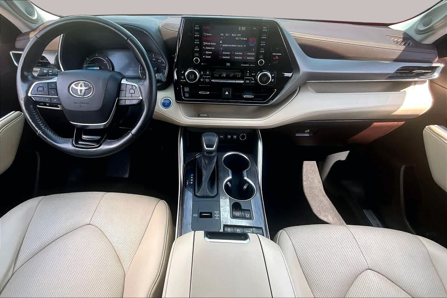 Used 2021 Toyota Highlander Limited AWD/4WD image 16