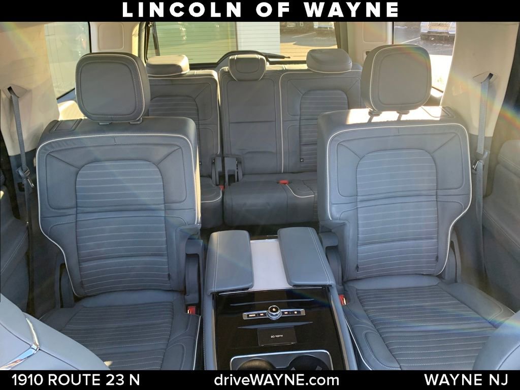 Used 2020 Lincoln Navigator Black Label w/ Cargo Convenience Package image 15