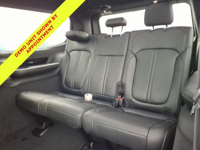 New 2026 Jeep Grand Wagoneer Summit w/ Premium Group III AWD/4WD image 16