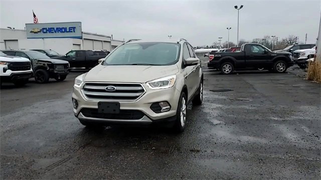 Used 2017 Ford Escape Titanium image 3