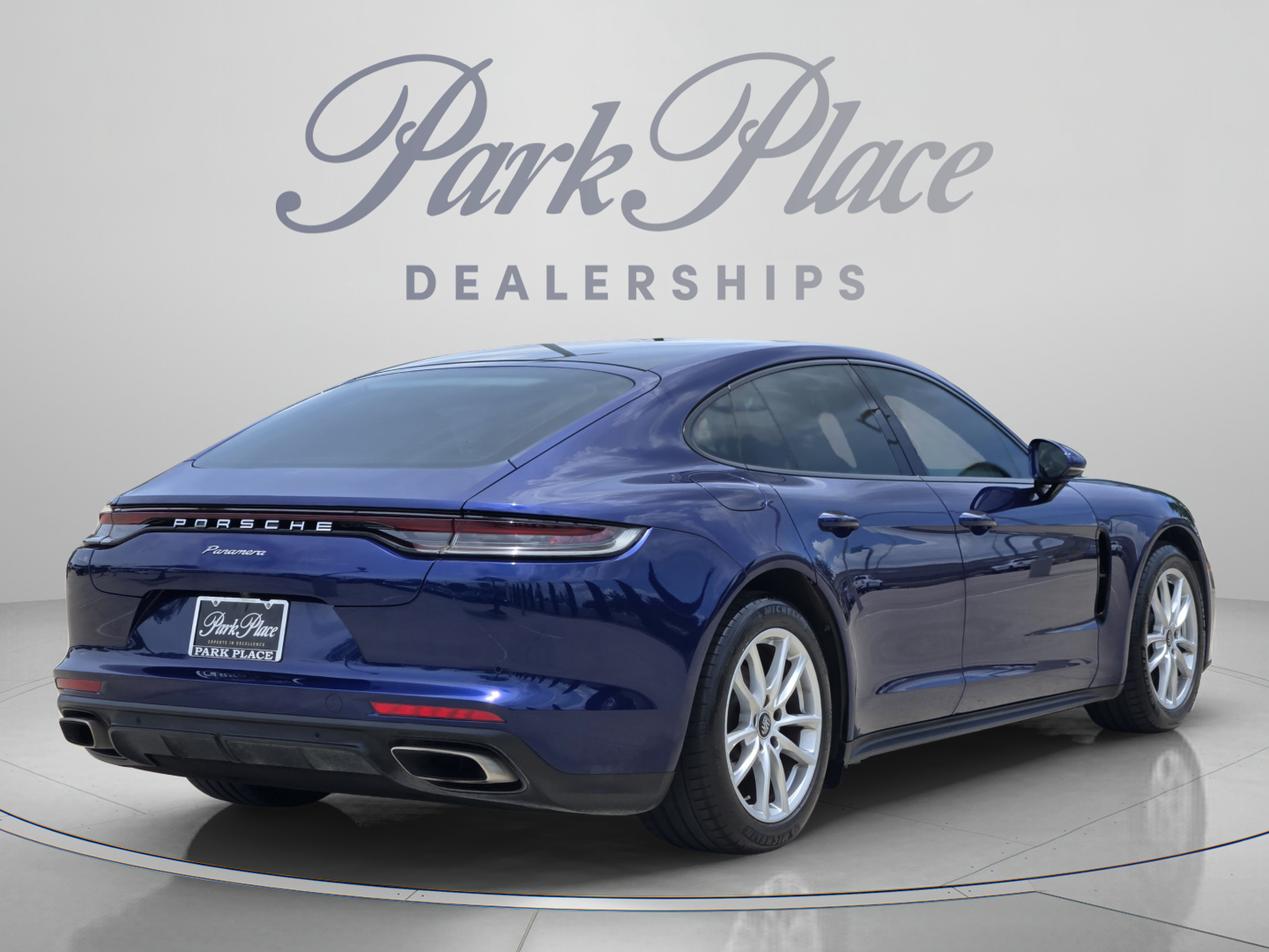 Used 2022 Porsche Panamera image 5