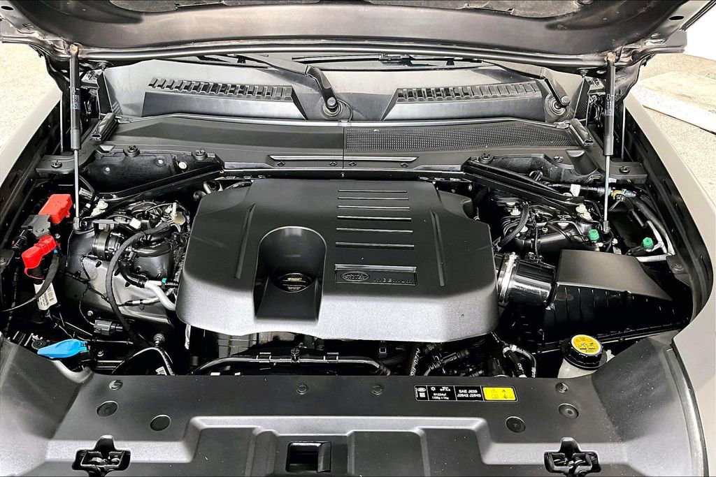 Used 2023 Land Rover Defender 130 First Edition image 12