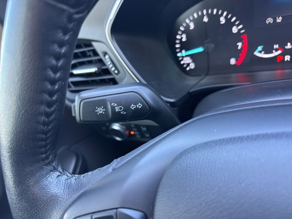 Used 2021 Ford Escape SE w/ SE Sport Appearance Package image 25