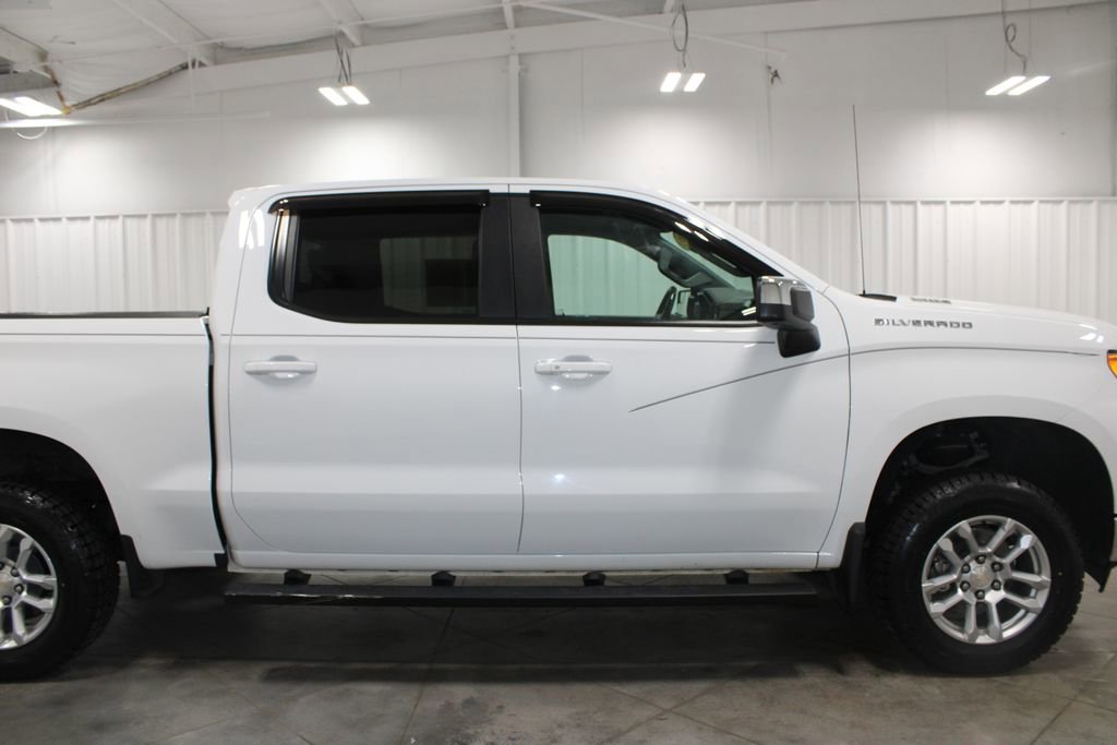 Used 2022 Chevrolet Silverado 1500 LT w/ Protection Package AWD/4WD image 11