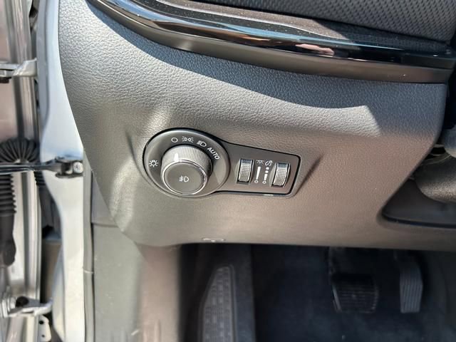 New 2025 Jeep Compass Limited w/ Sun & Sound Group image 24