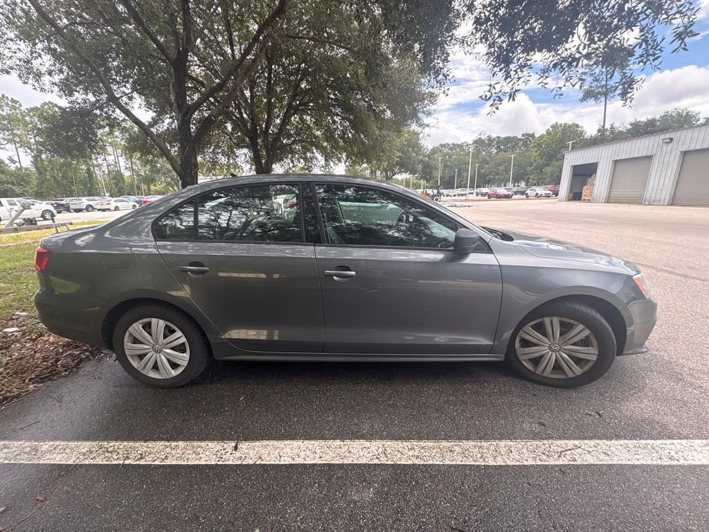 Used 2015 Volkswagen Jetta TDI S FWD image 2