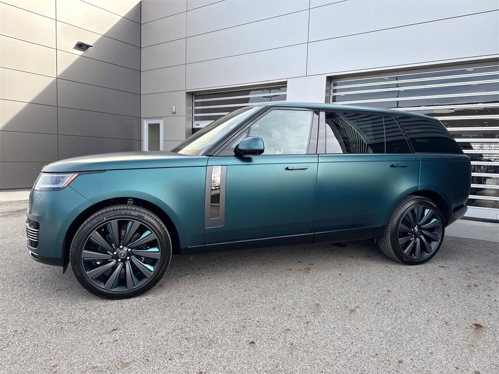 New 2025 Land Rover Range Rover SV image 3