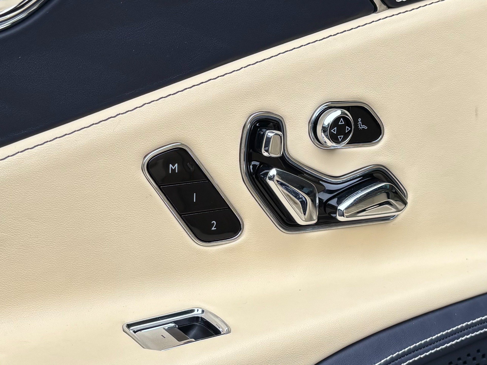 Used 2021 Bentley Flying Spur V8 AWD/4WD image 19