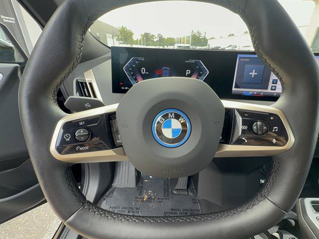 Used 2024 BMW iX xDrive50 w/ Premium Package AWD/4WD image 13