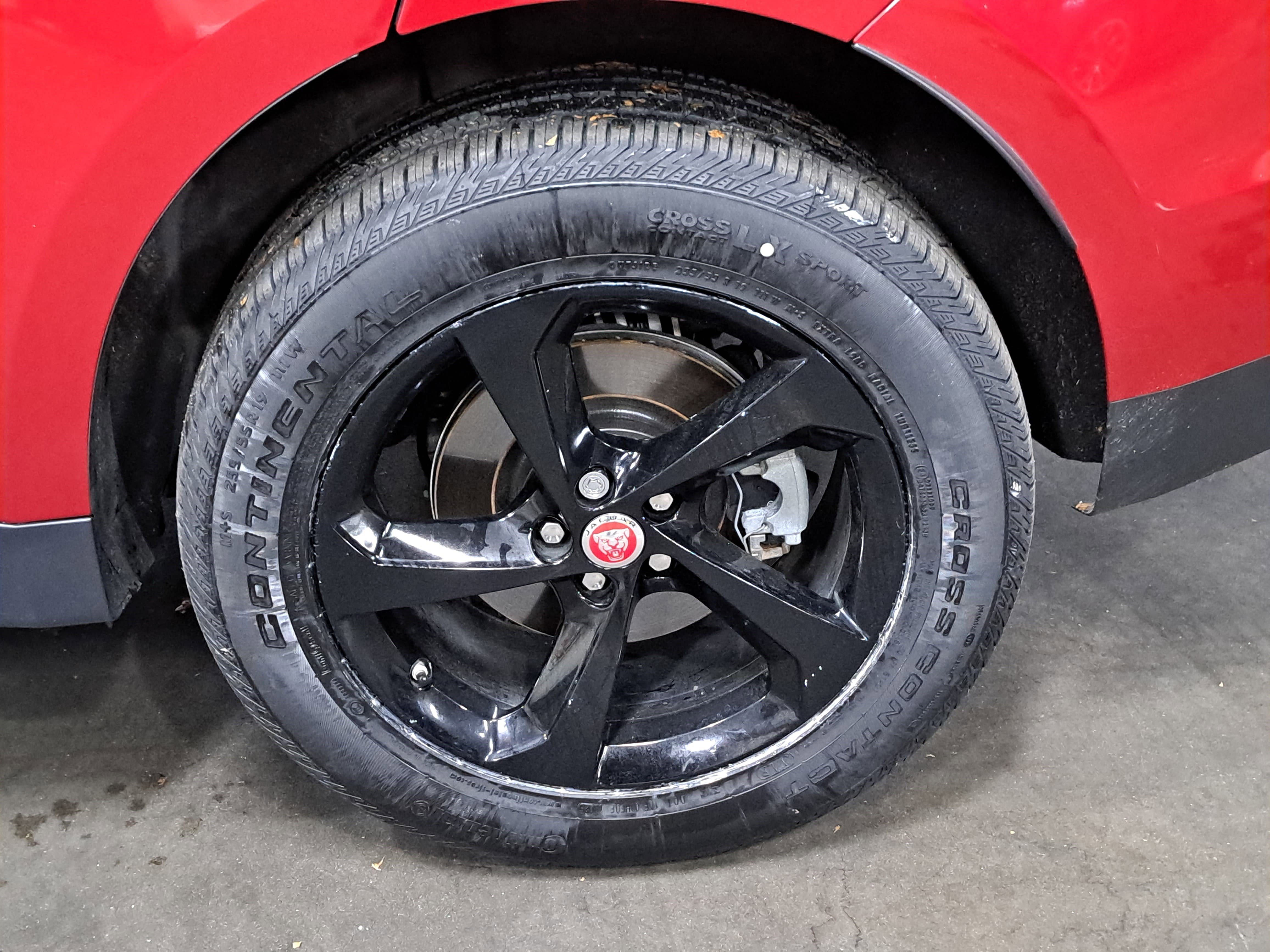 Used 2018 Jaguar F-PACE Prestige image 35