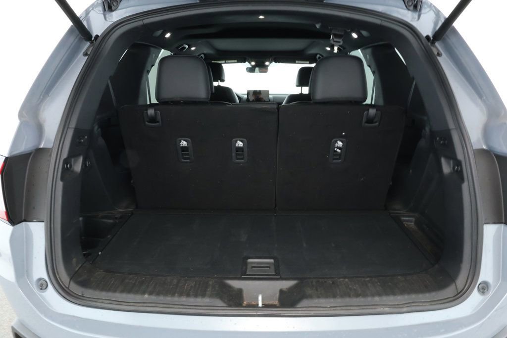 Used 2025 Honda Pilot TrailSport image 21