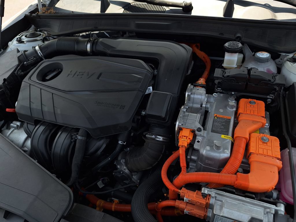 Certified 2025 Hyundai Sonata Limited FWD image 32