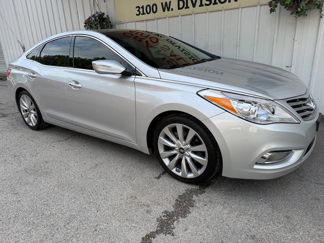 Used 2014 Hyundai Azera Limited w/ Option Group 02 FWD image 10