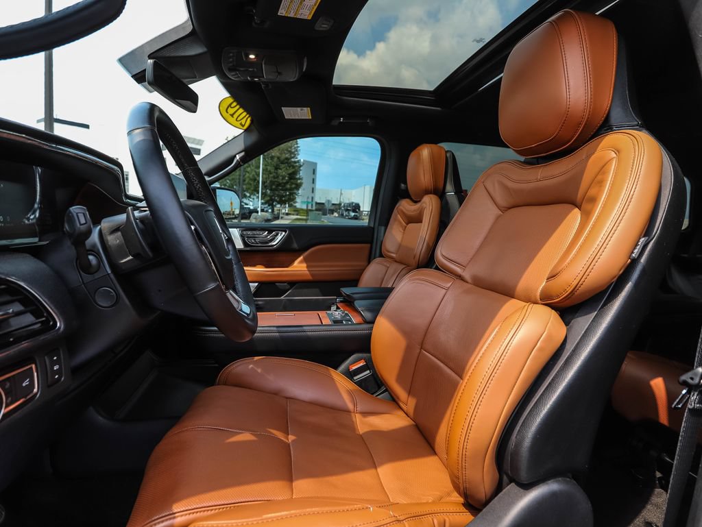Used 2019 Lincoln Navigator Reserve AWD/4WD image 11