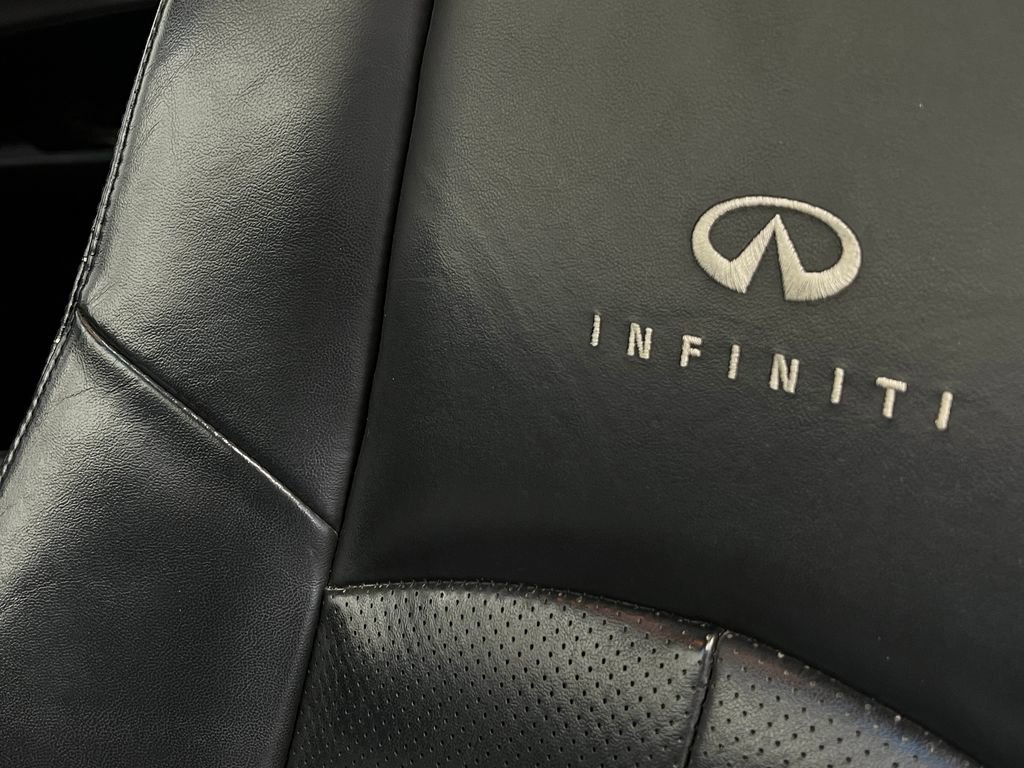 Used 2011 INFINITI G37 x w/ Premium Pkg image 18