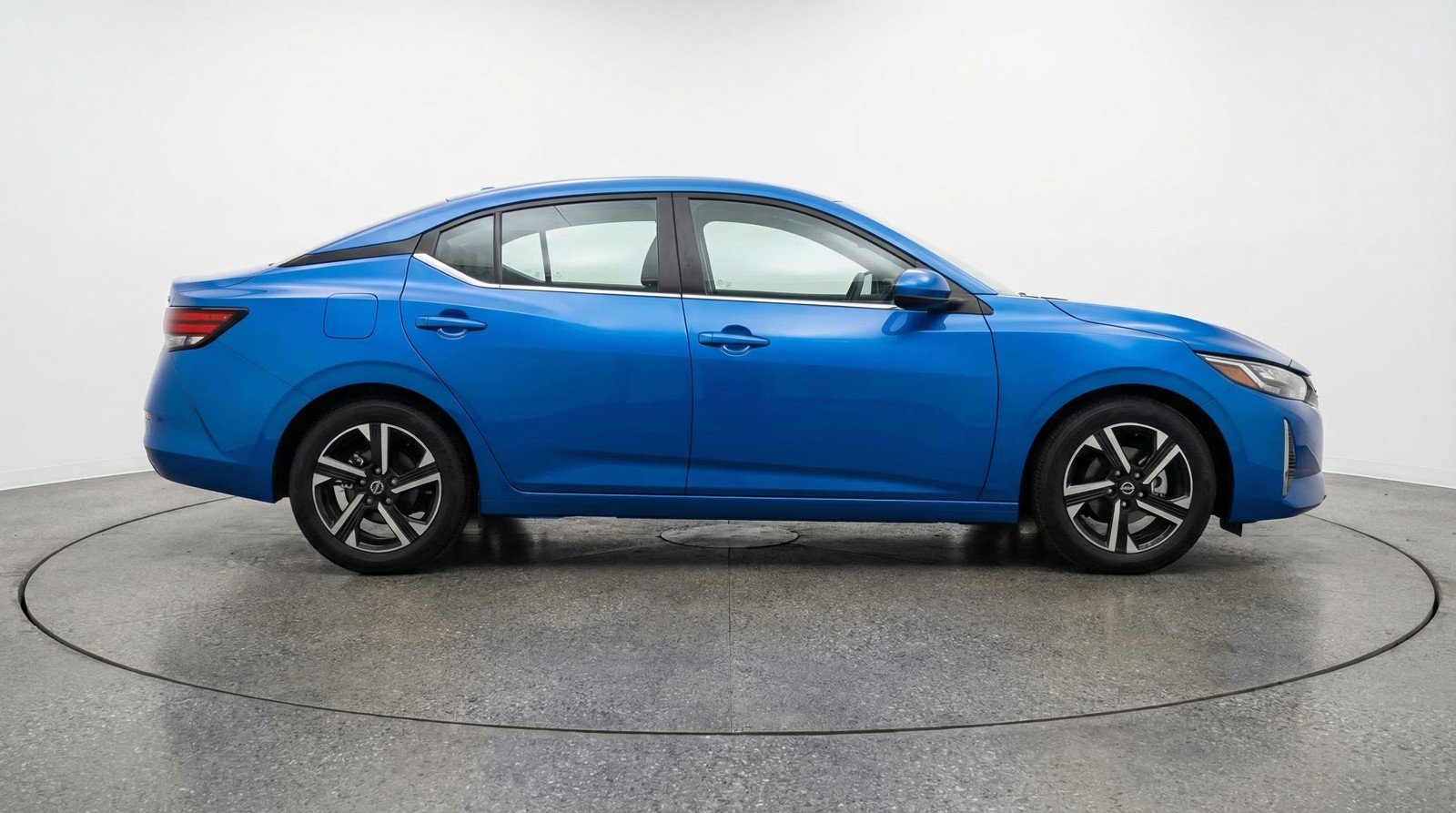 Used 2025 Nissan Sentra SV FWD image 11