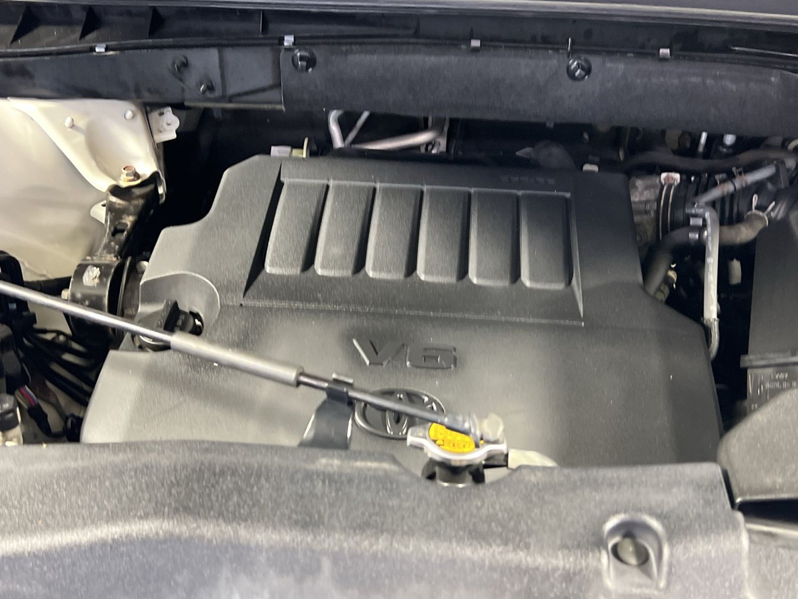 Used 2014 Toyota Highlander Limited AWD/4WD image 31