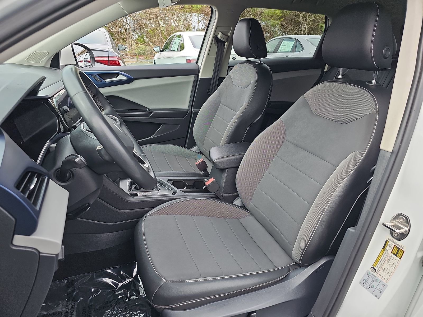 Used 2022 Volkswagen Taos SE FWD image 14